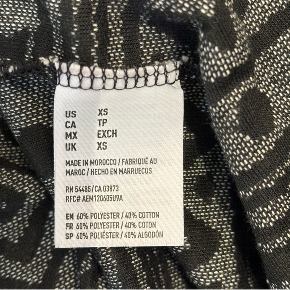 🛍️3/$30 American Eagle ‎ Outfitters women’s black & white oversized cardigan - Picture 7 of 9